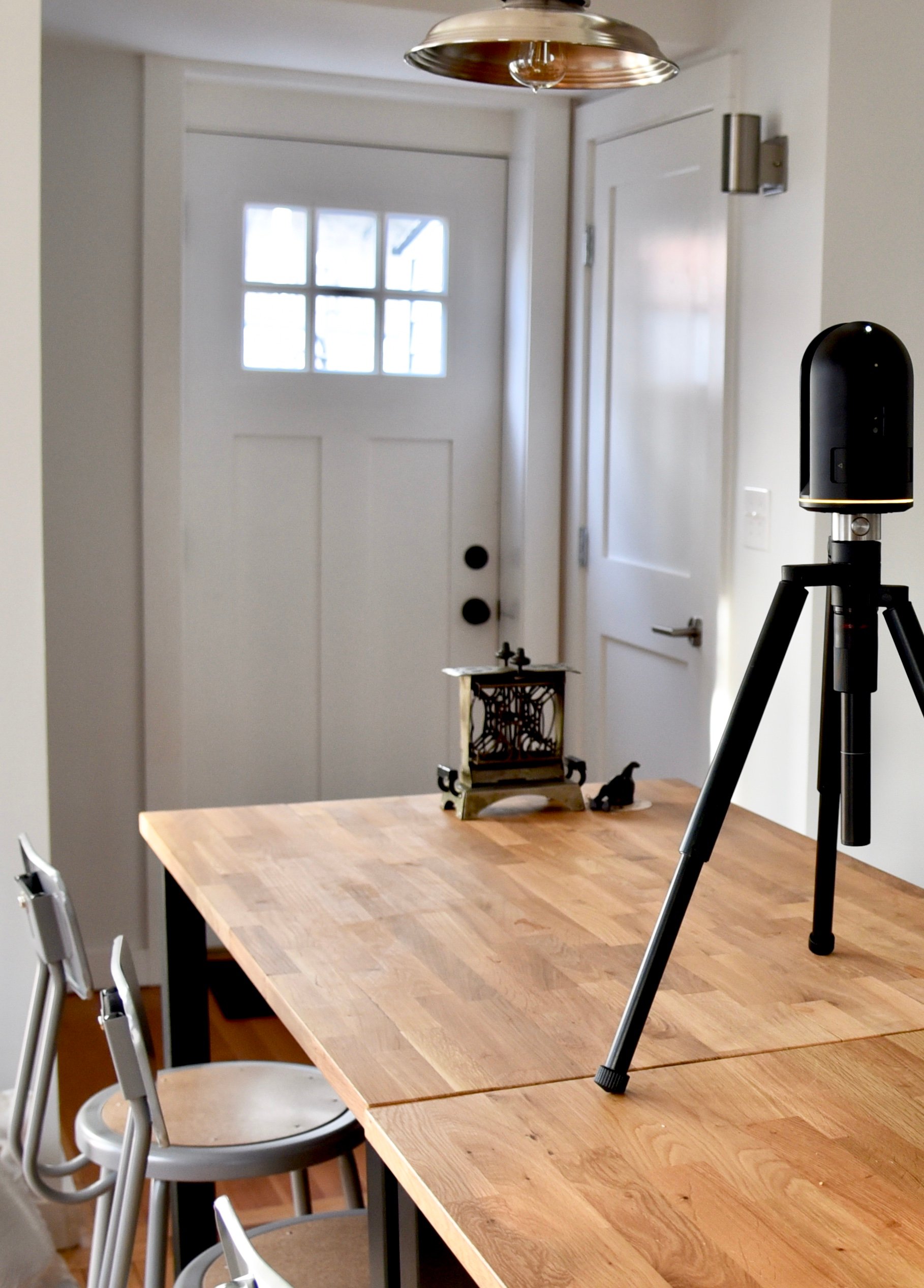 BLK360 mounted on table