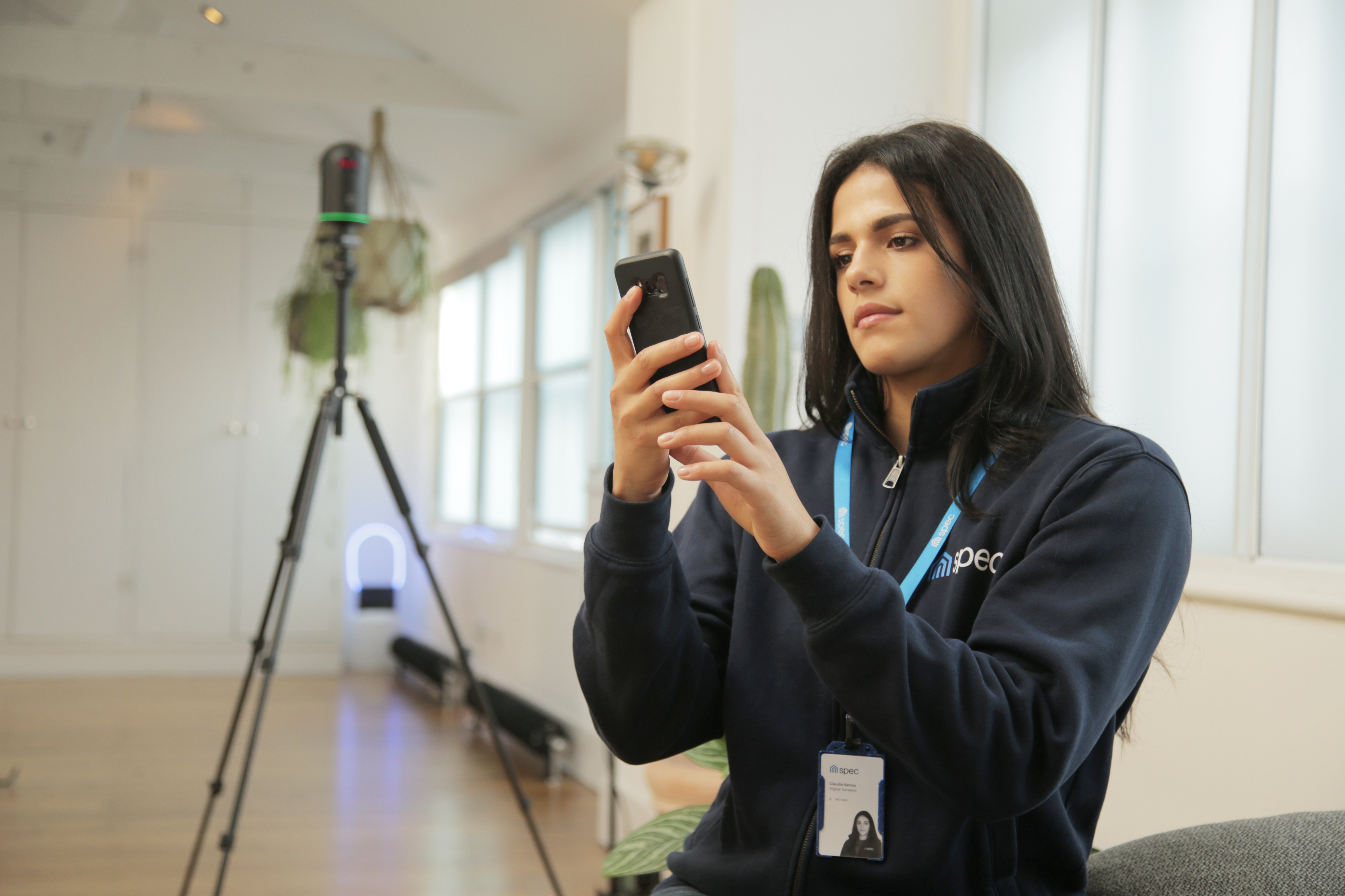 Spec employee using BLK360